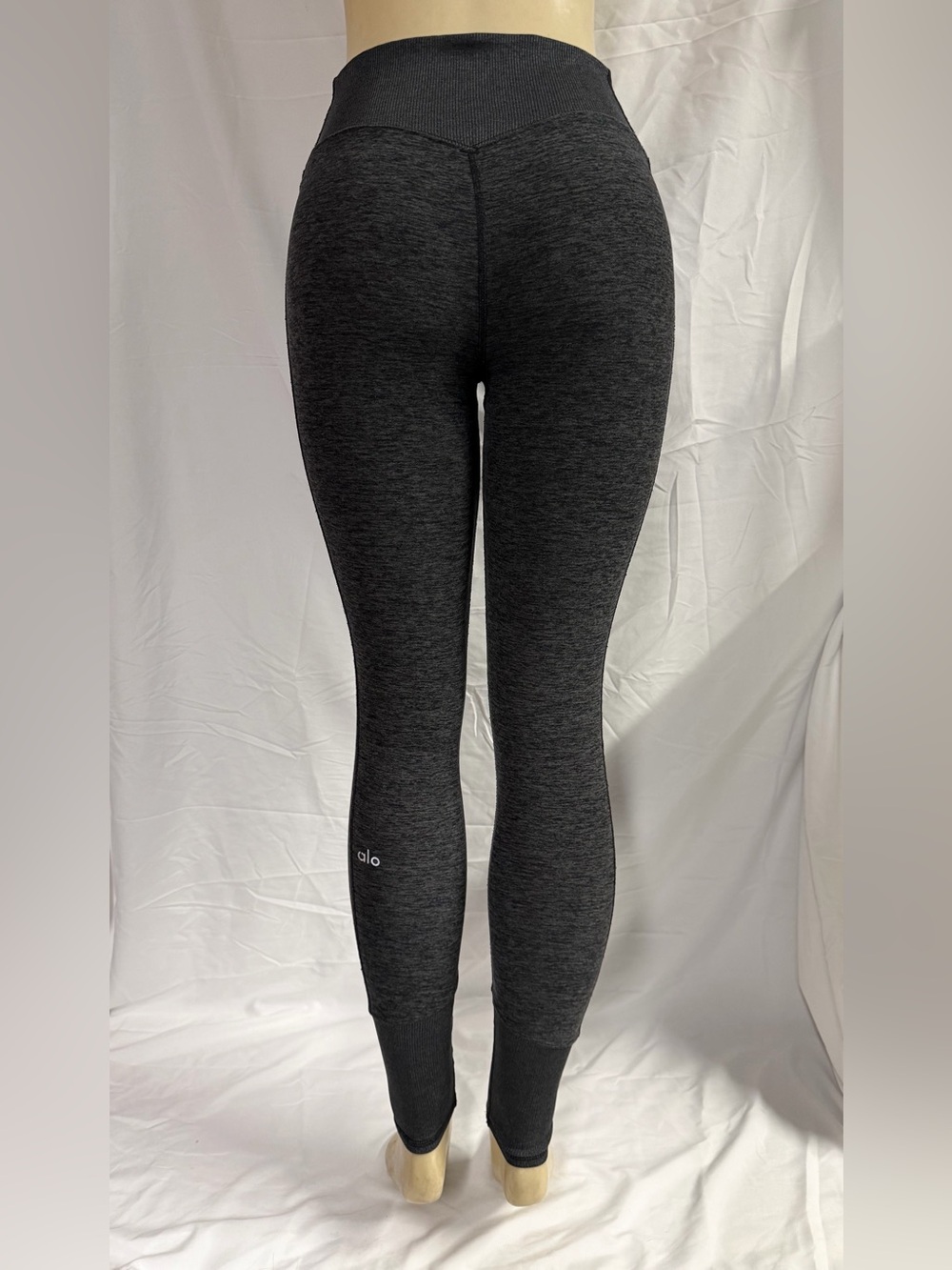 Alo Yoga High Waist Alosoft Lounge Legging 
Size  m
Color gray - Picture 4 of 6